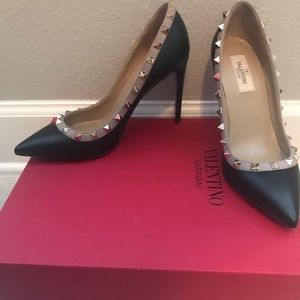 Valentino Garavani Hills